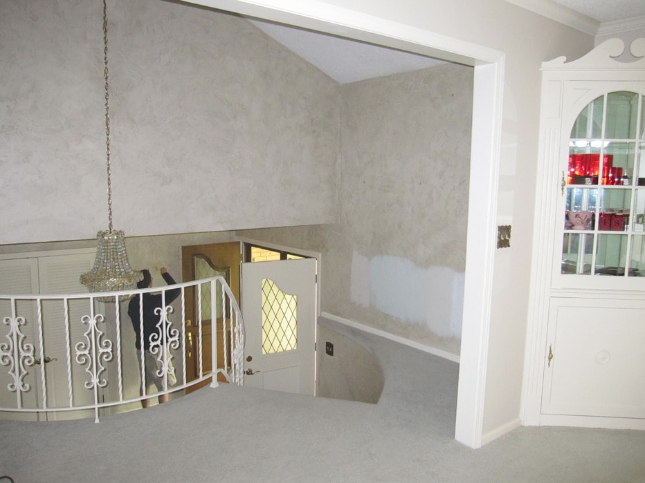 Entryway_landing_before