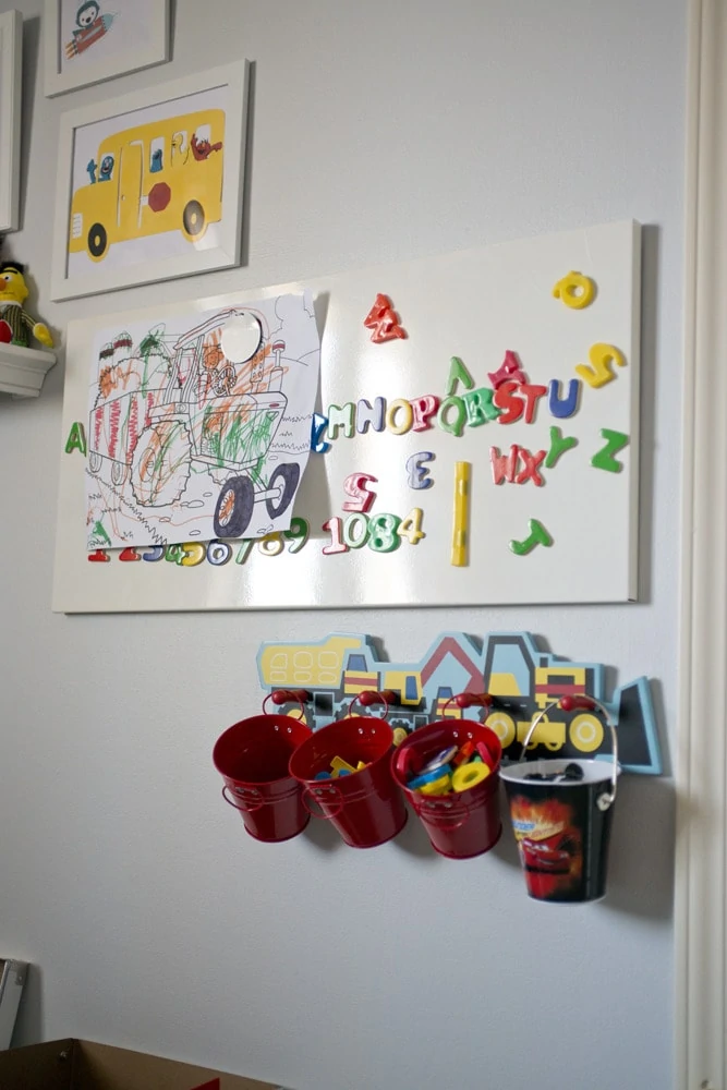 Magnetic_board_as_wall_gallery