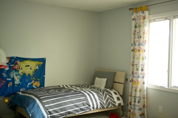 modern bed and comforter for big boy room