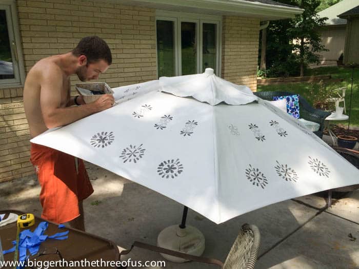 How to Paint Outdoor Fabric to Makeover an Old Umbrella