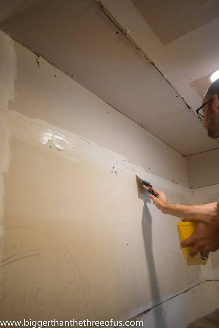 How to Mud Drywall for beginners (DIY Or HIRE OUT : House Repairs)
