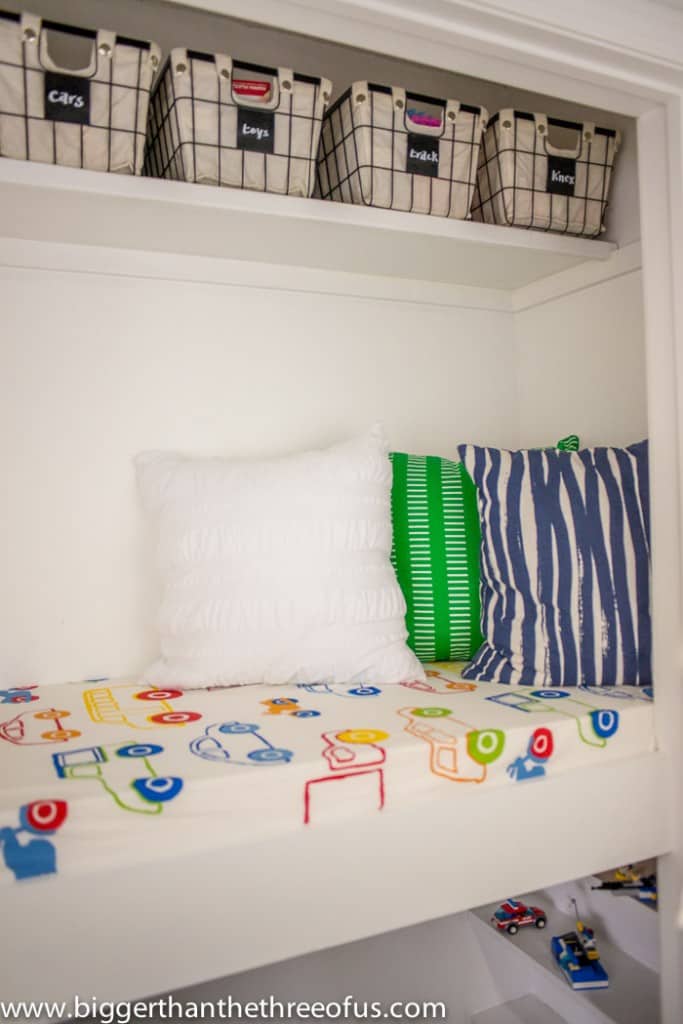 Want a room that can grown with your kids? Check out this modern and bright boys room.