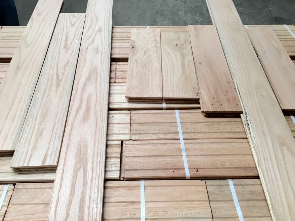 Picking out natural oak hardwood