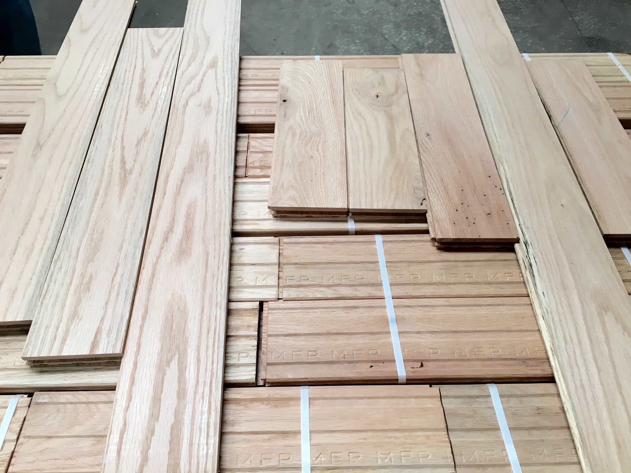 Picking out natural oak hardwood