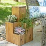 Make this Patio Table with Planters - full how-to provided!