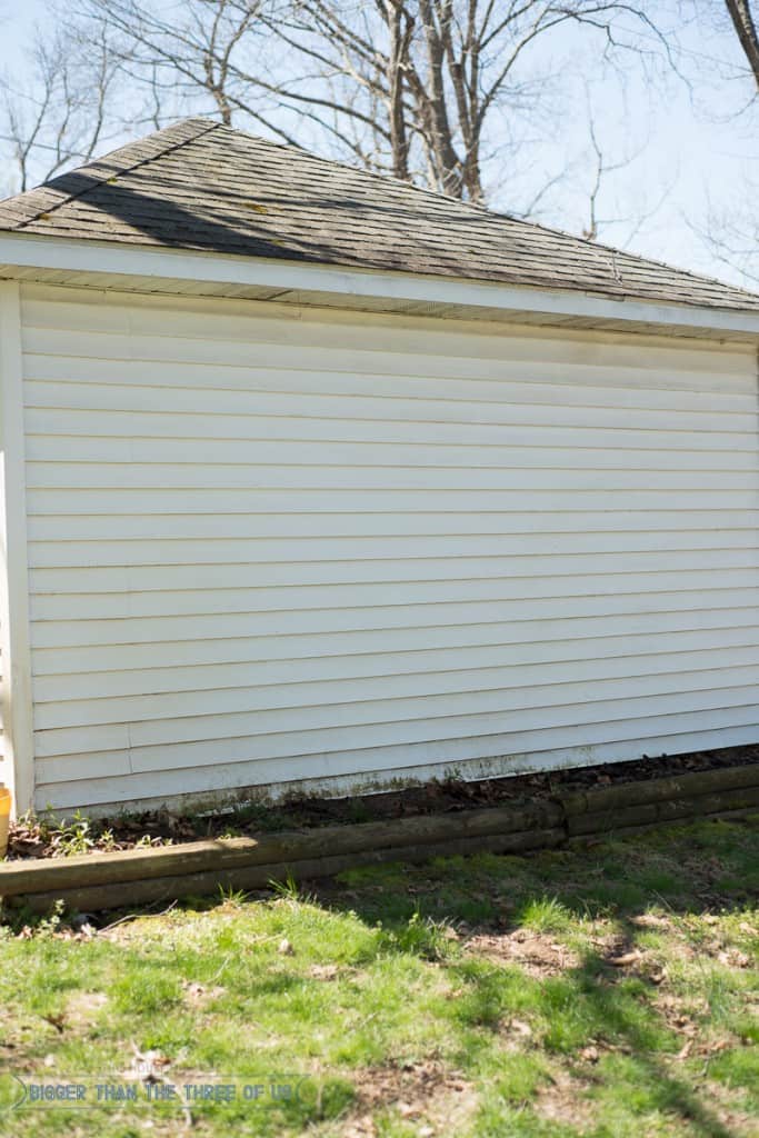 How To Clean vinyl Siding Without A Power Washer