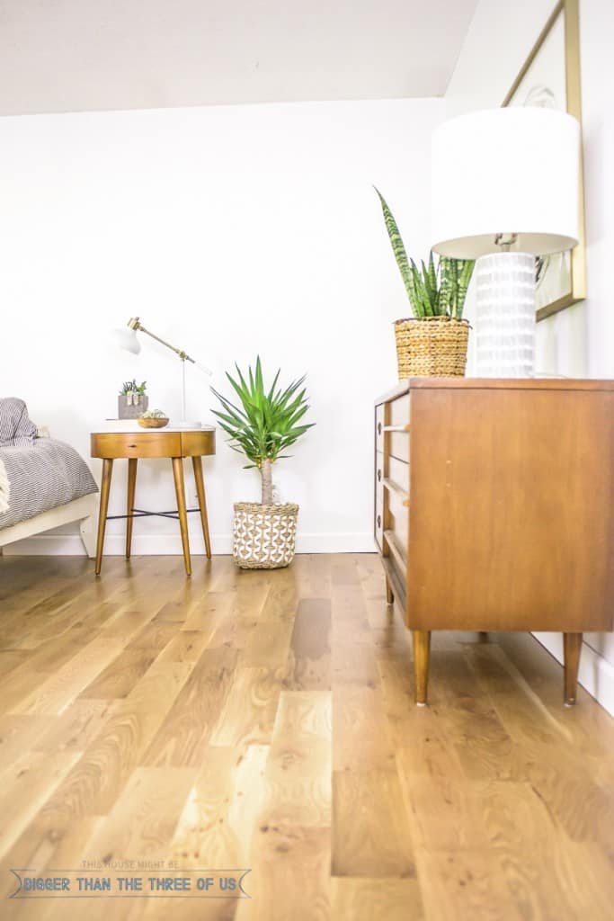 Minimal Mid-Century Modern Master Bedroom 