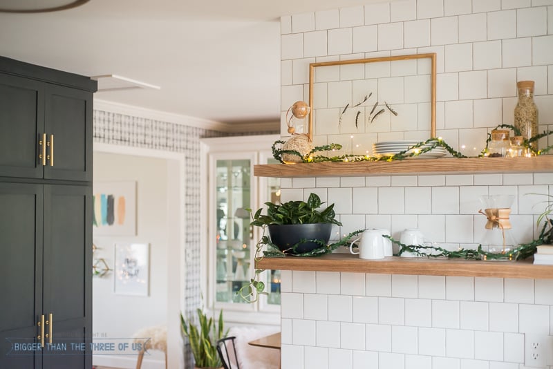 Simple Christmas Decor in Kitchen