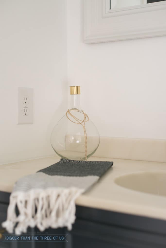 Minimal Bathroom Nook Reveal all for Under $100!