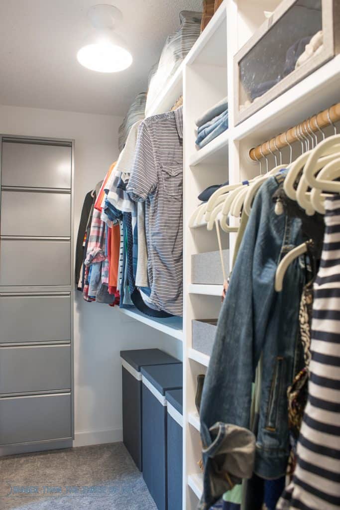 DIY Closet Makeover with lots of organization!