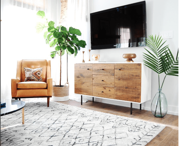 How to Style around a TV. TV Console Styling. #styling #howto