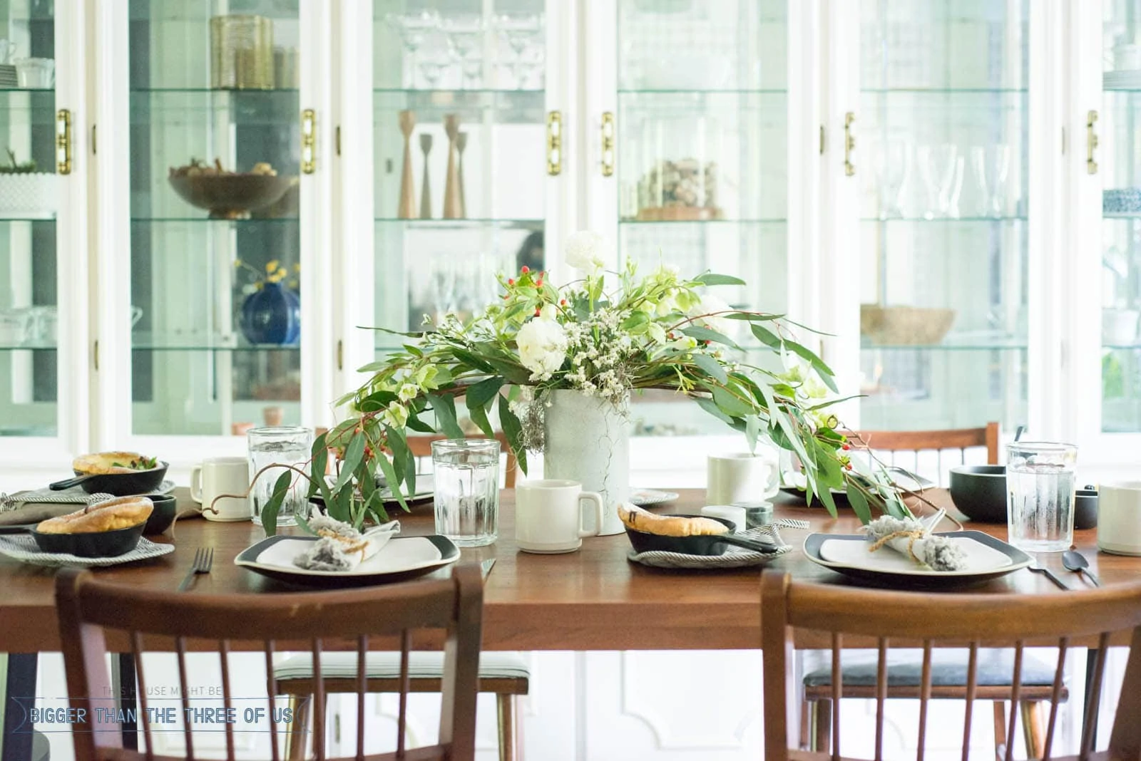 How to set a beautiful table for brunch