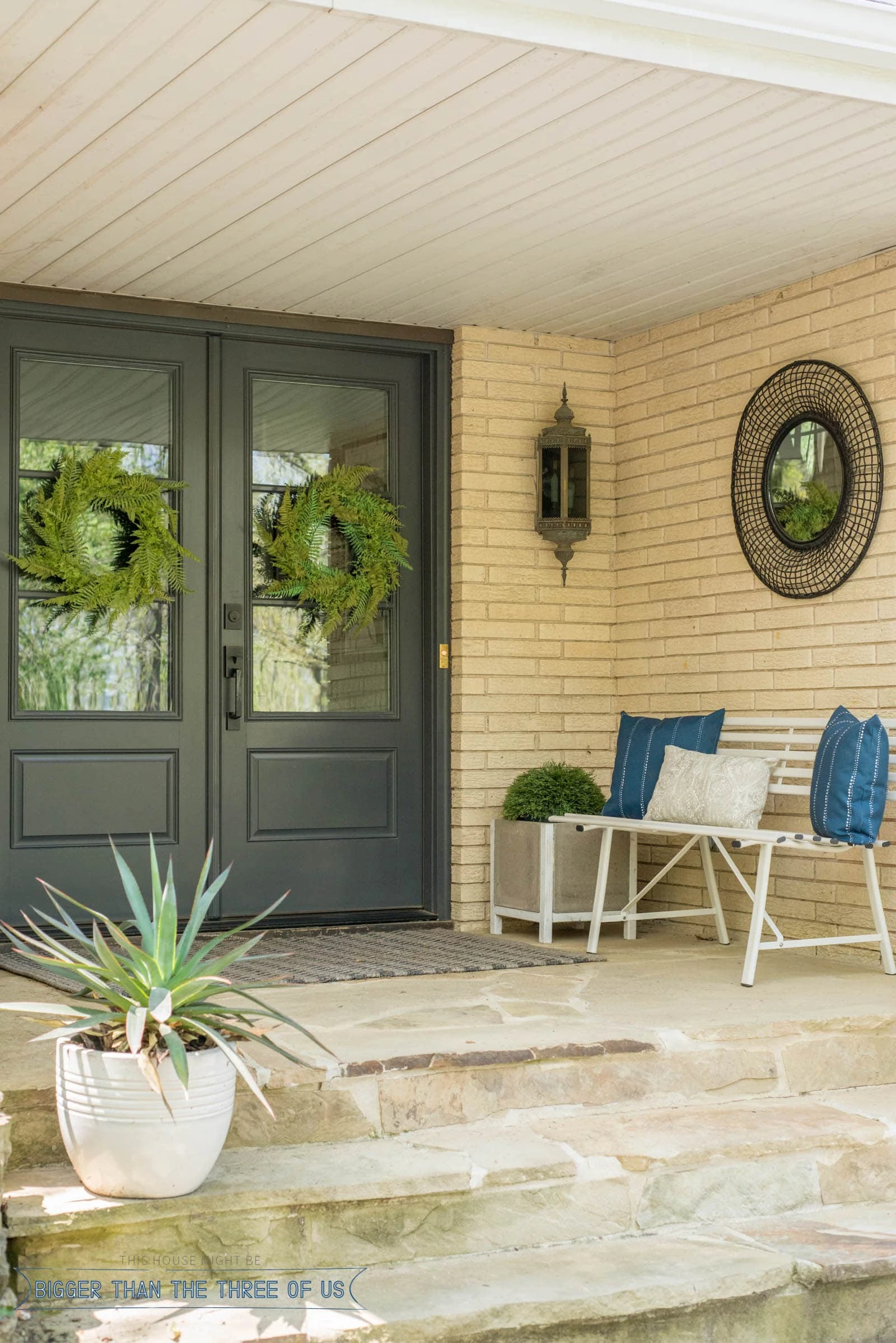 Spring and Summer Decorating Ideas for the Front Door