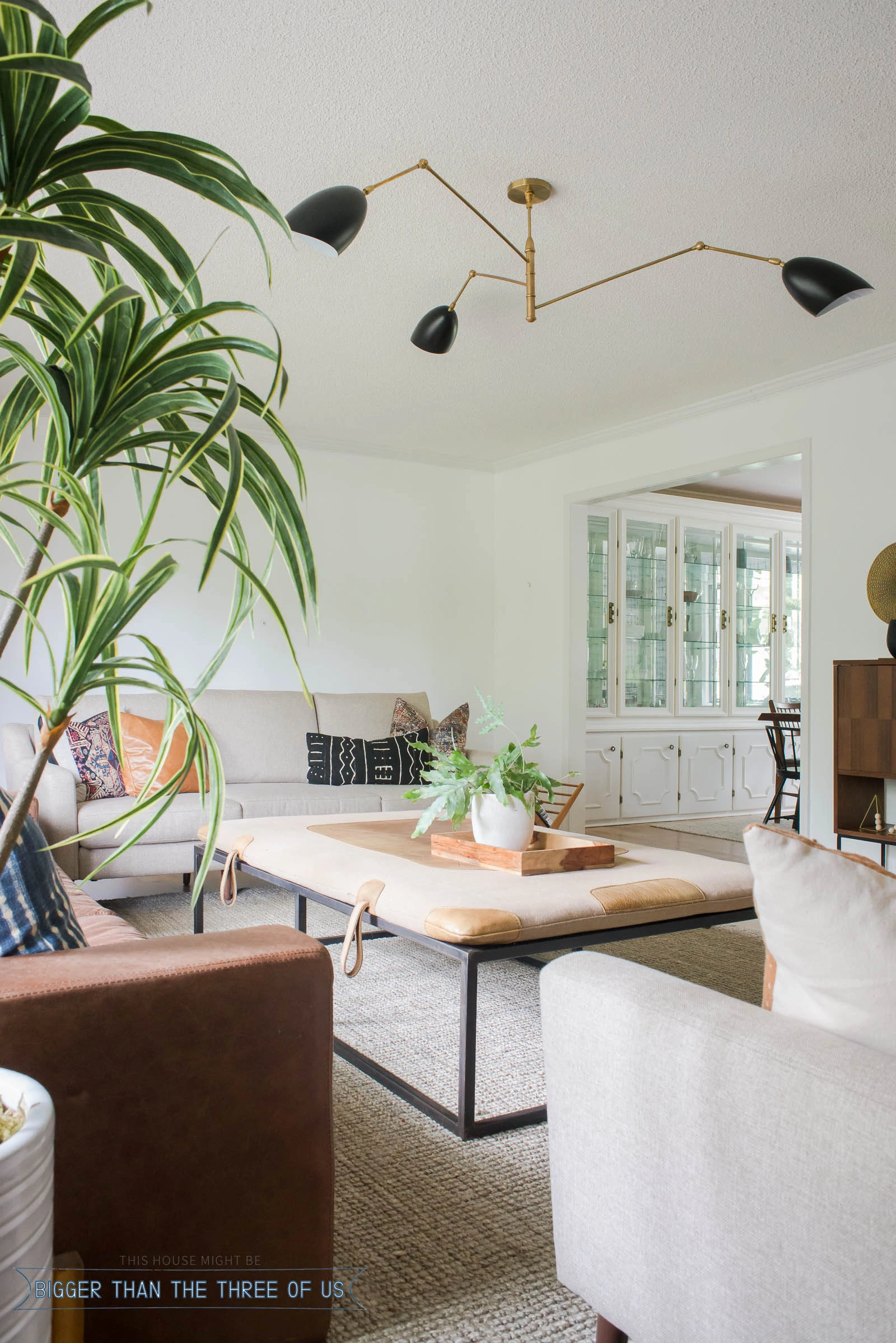 Our modern vintage living room is coming along. I'm trying to mix my love of midcentury modern furniture and some neutral pieces to find the happy spot. #midcenturymodernfurniture #vintagelivingroom