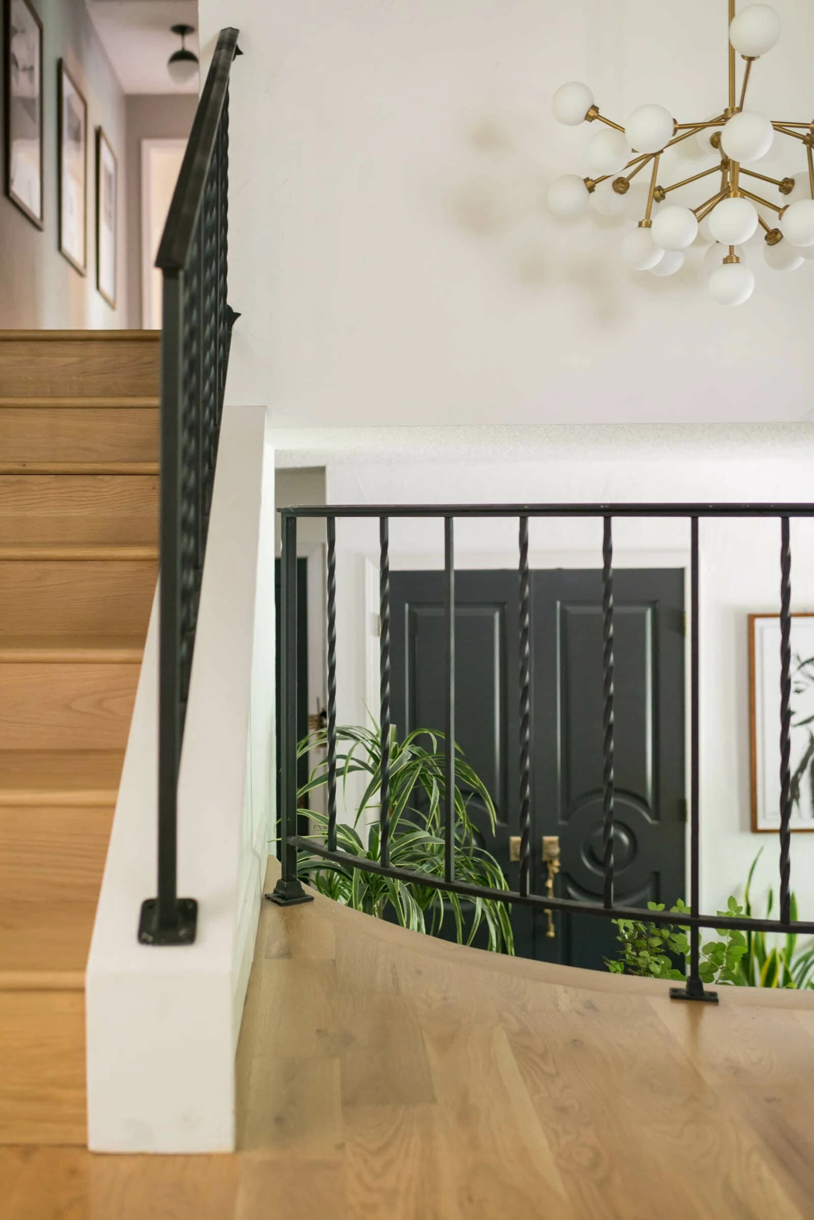 foyer entryway with cracked pepper paint