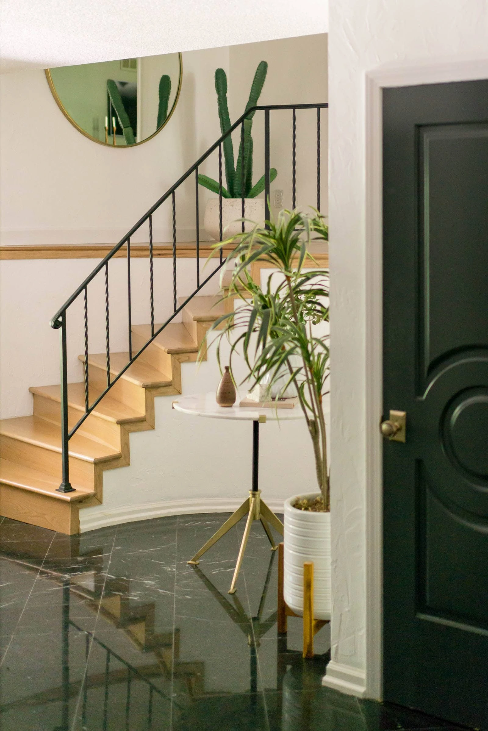 Circle stairs in foyer