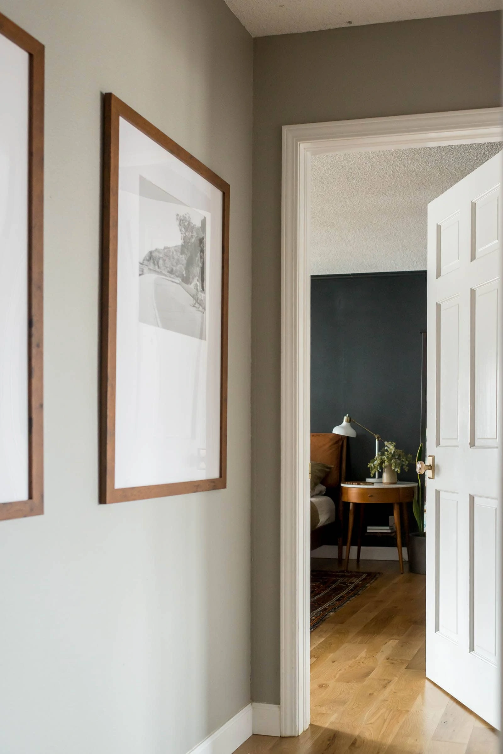 Entrance to bedroom from hallway