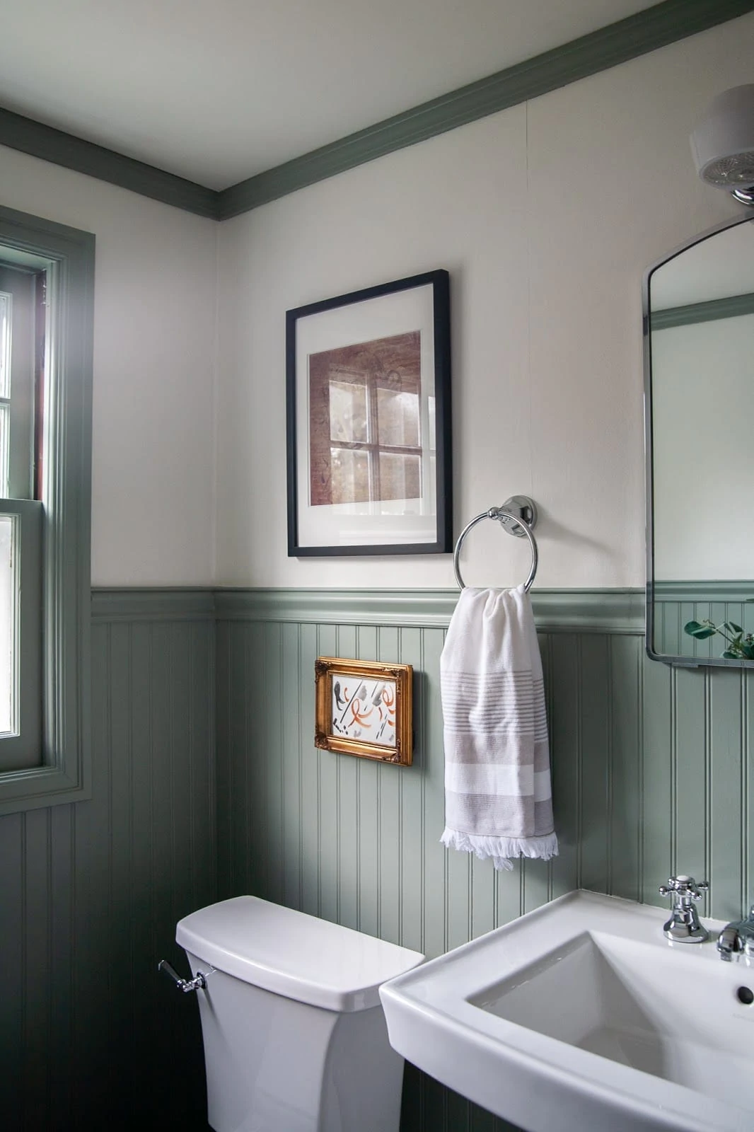 traditional modern bathroom with bead board