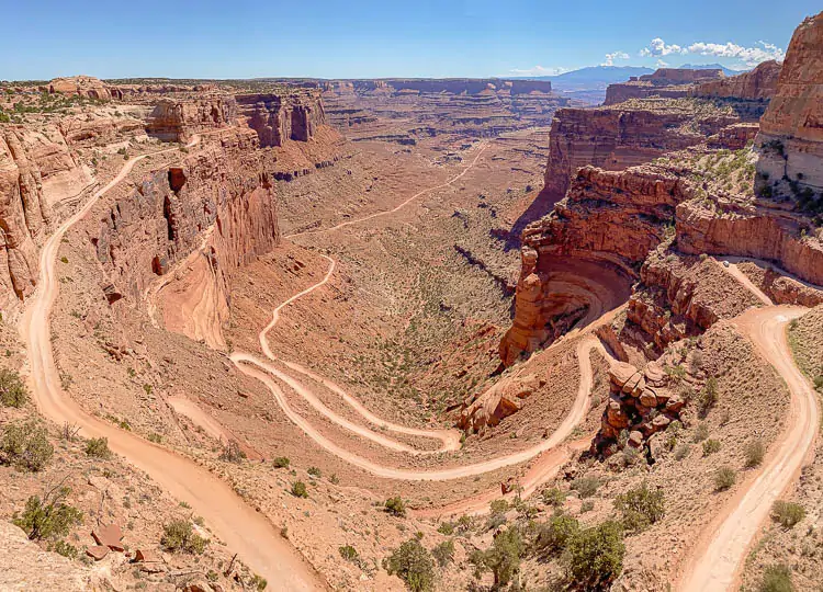 Canyonlands viewpoint of trail that a car can drive on 