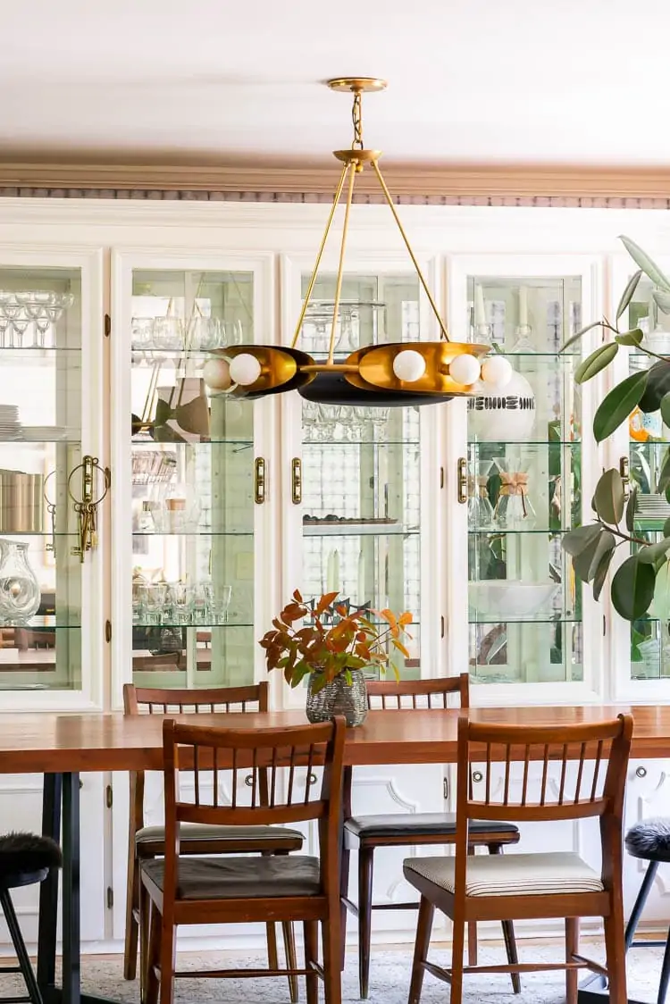 dining room hutch spanning wall 