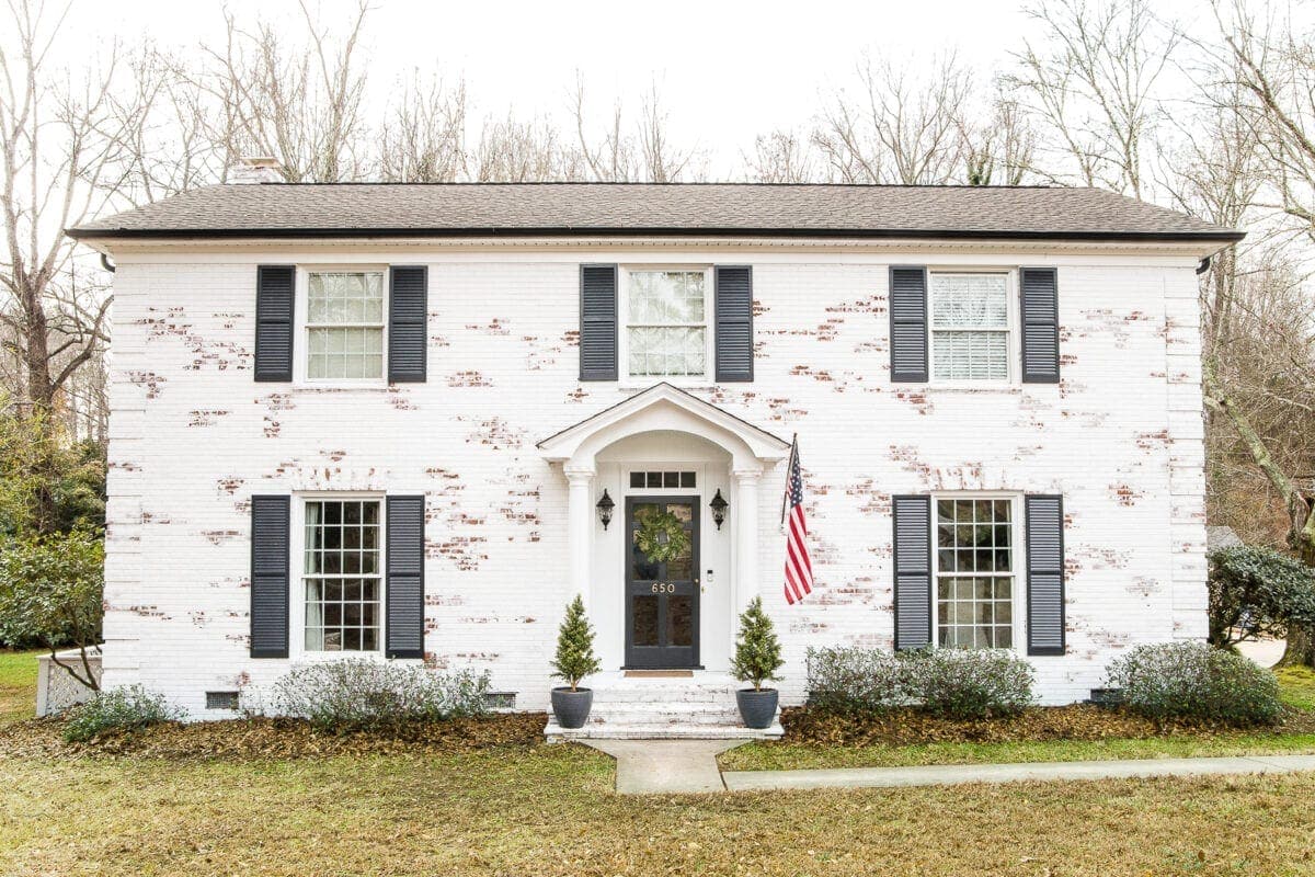 Black Gutters? See what houses with black gutters look like!