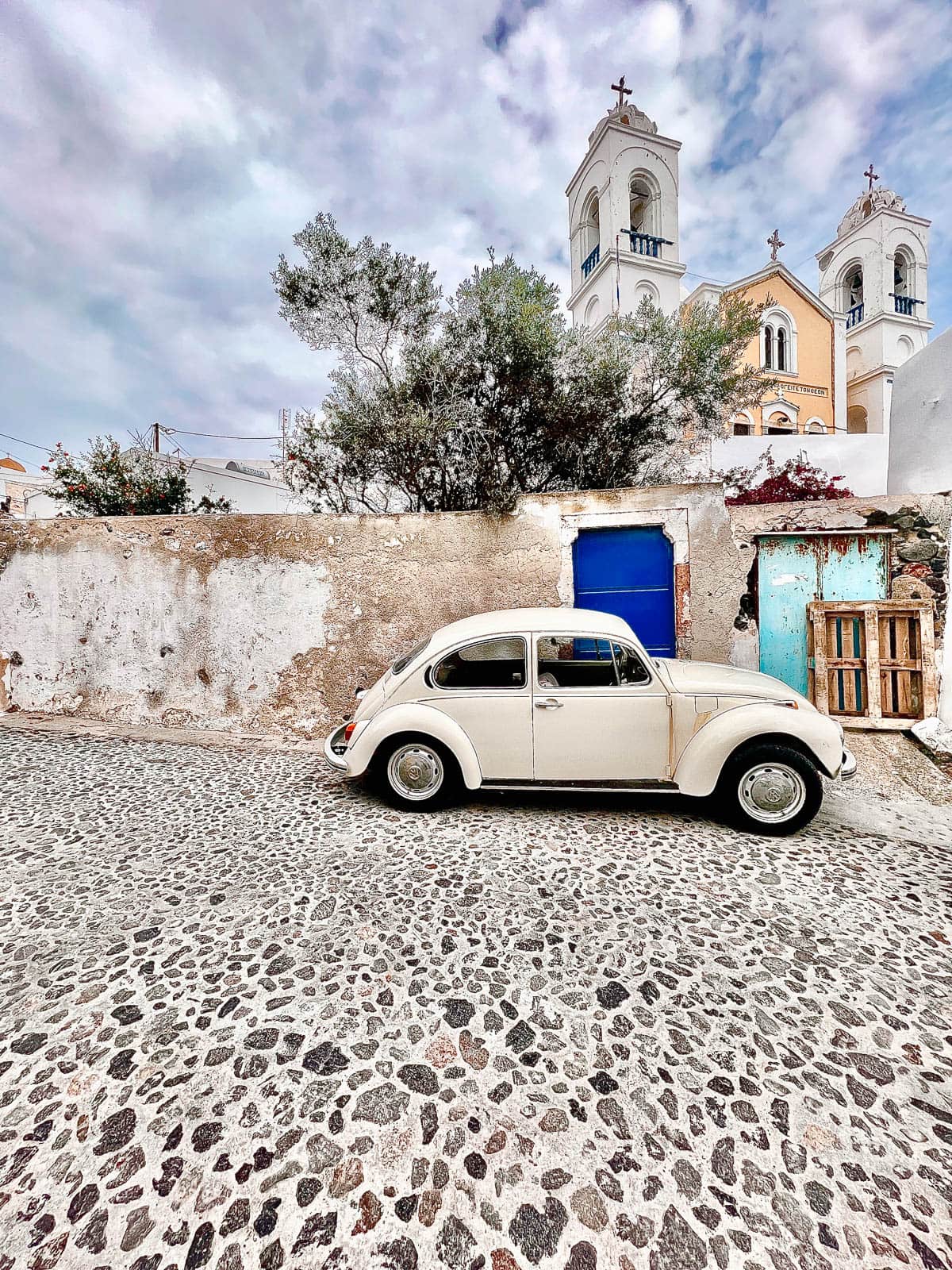 Meglaochori village in Santorini 