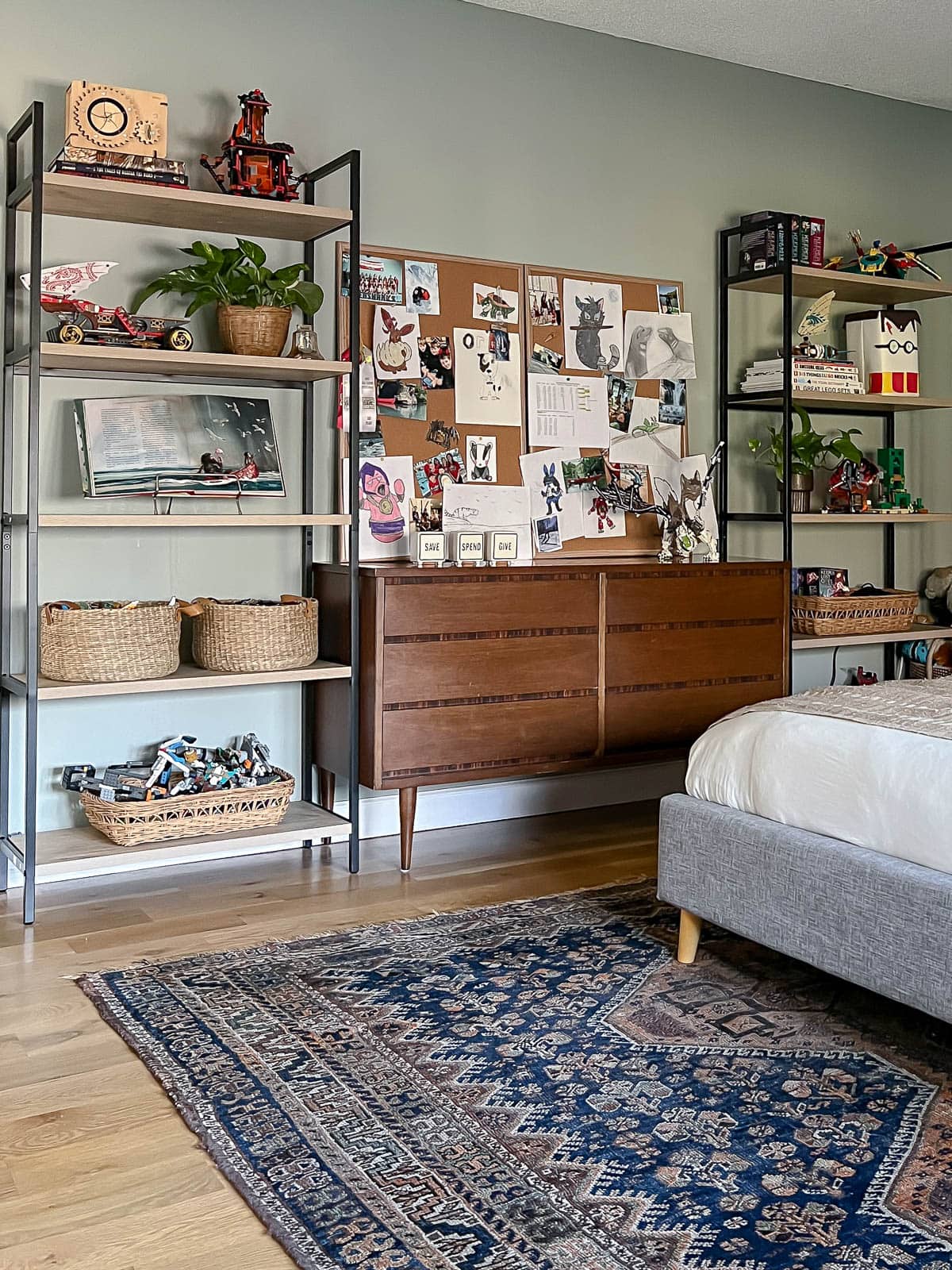 Teenage best sale boy bedroom