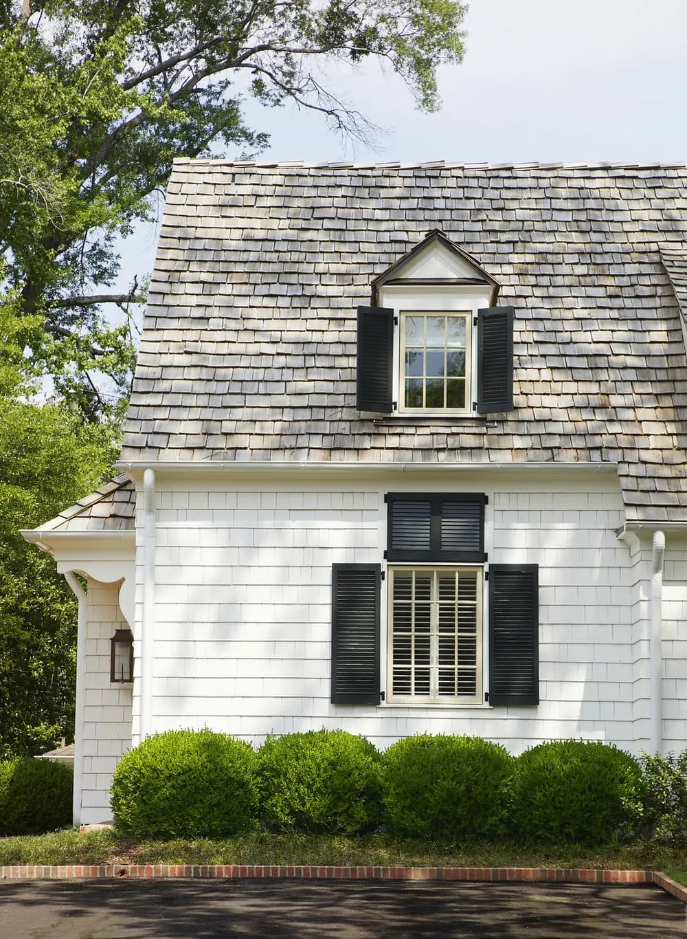 White House black shutters