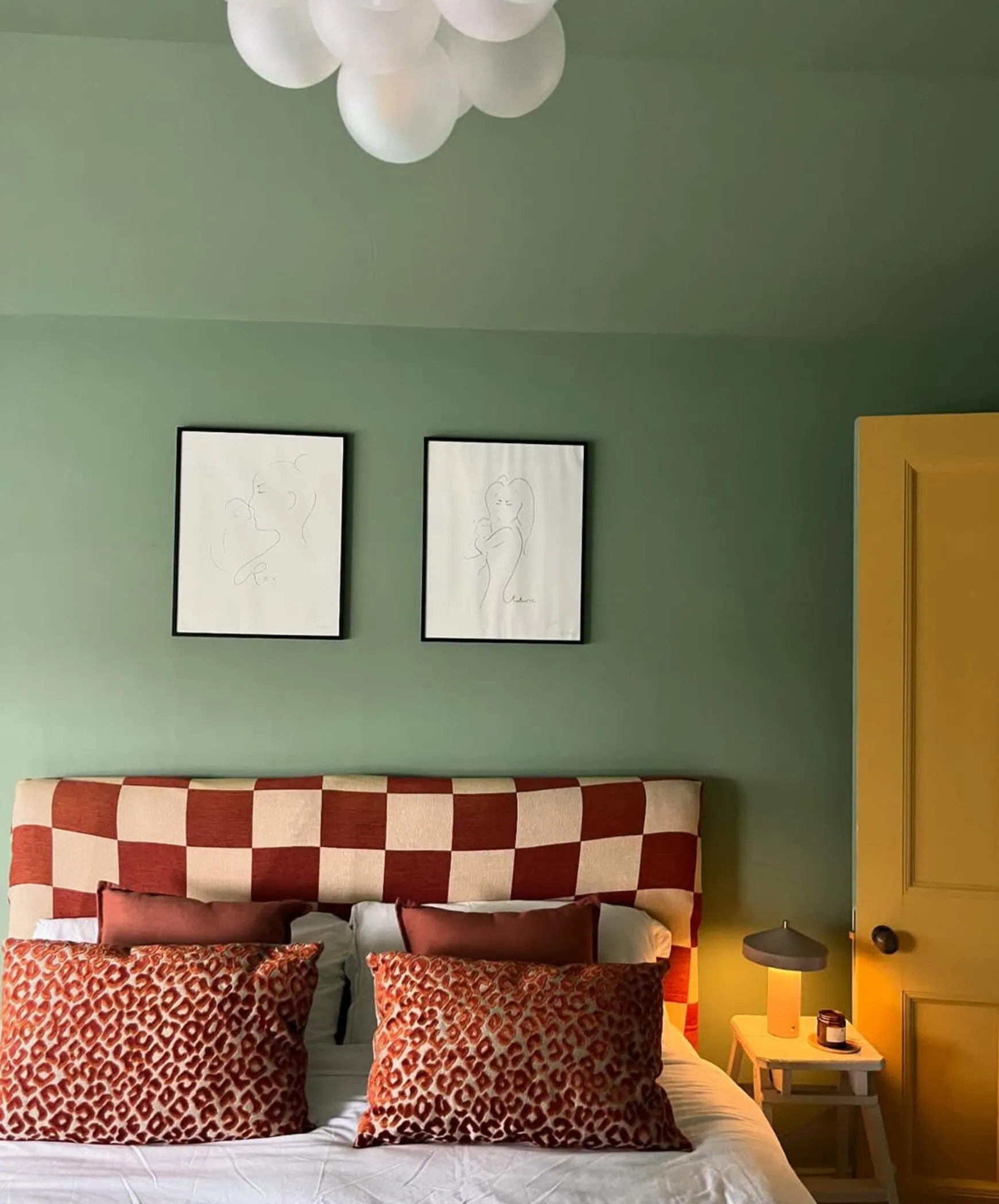 bedroom walls and ceiling painted the same color 