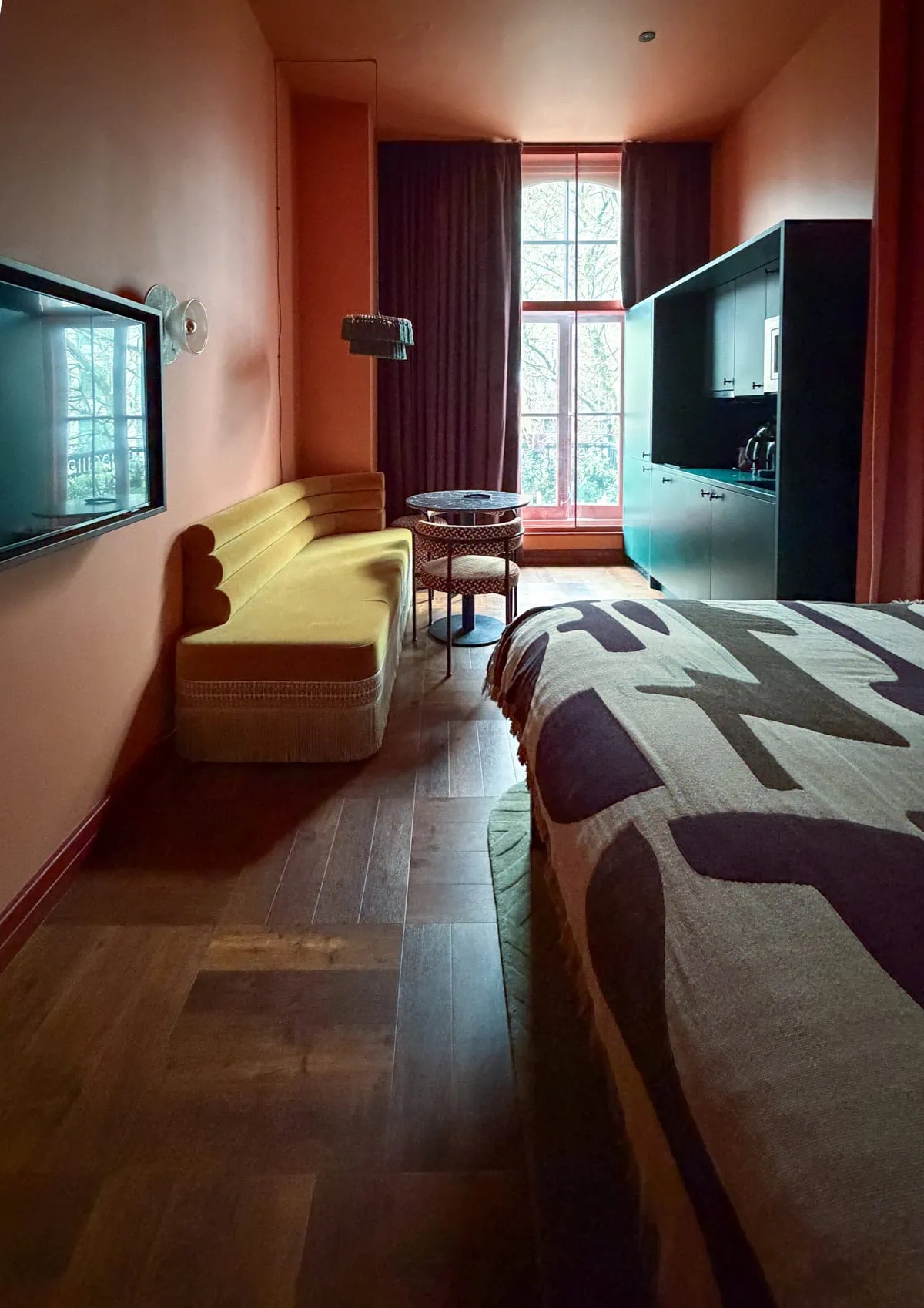 London, England modern hotel with washer and dryer: Ember Locke Kensington